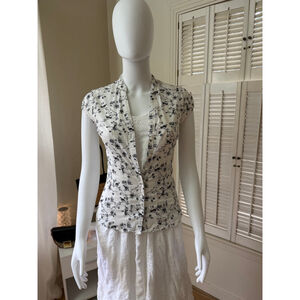 Women's H&M White & Black Floral Button Down Shirt Size 4